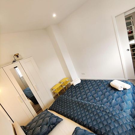 Loft Chic Avec Mezzanine Contemporaine Apartment Venissieux Exterior photo