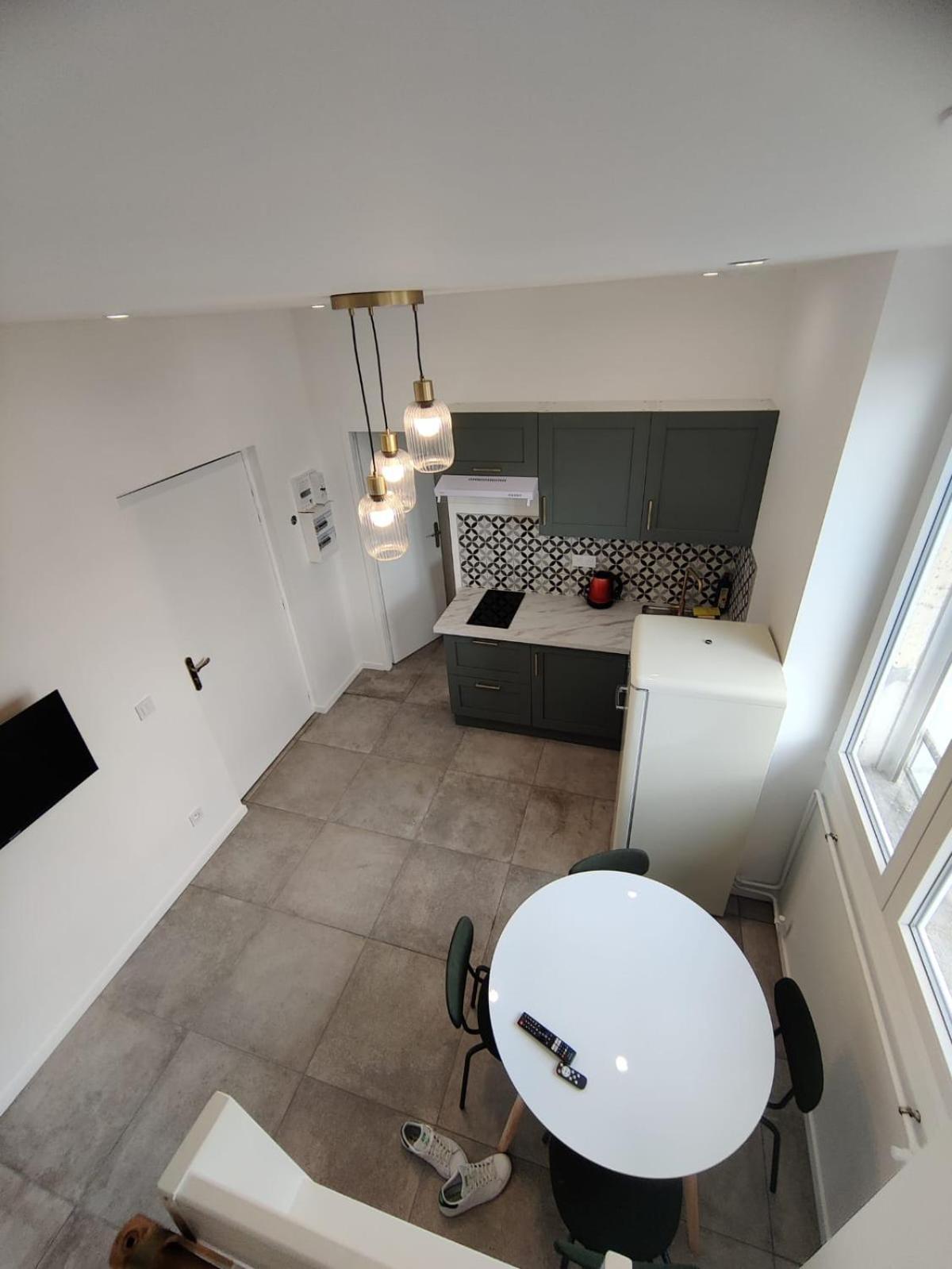 Loft Chic Avec Mezzanine Contemporaine Apartment Venissieux Exterior photo