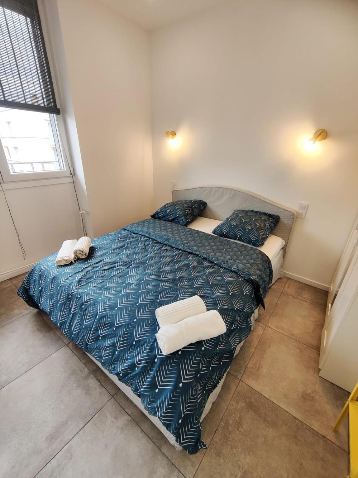 Loft Chic Avec Mezzanine Contemporaine Apartment Venissieux Exterior photo
